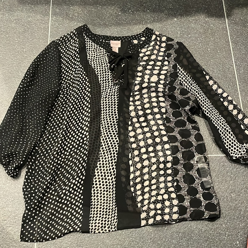 EUC sheer Chicos tunic size 1